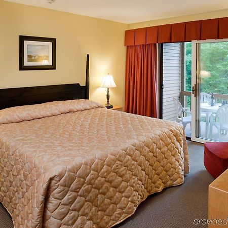 The Summit Resort Weirs Beach Room photo