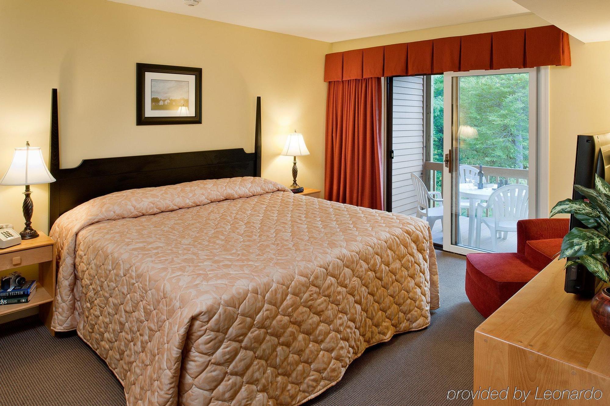 The Summit Resort Weirs Beach Room photo
