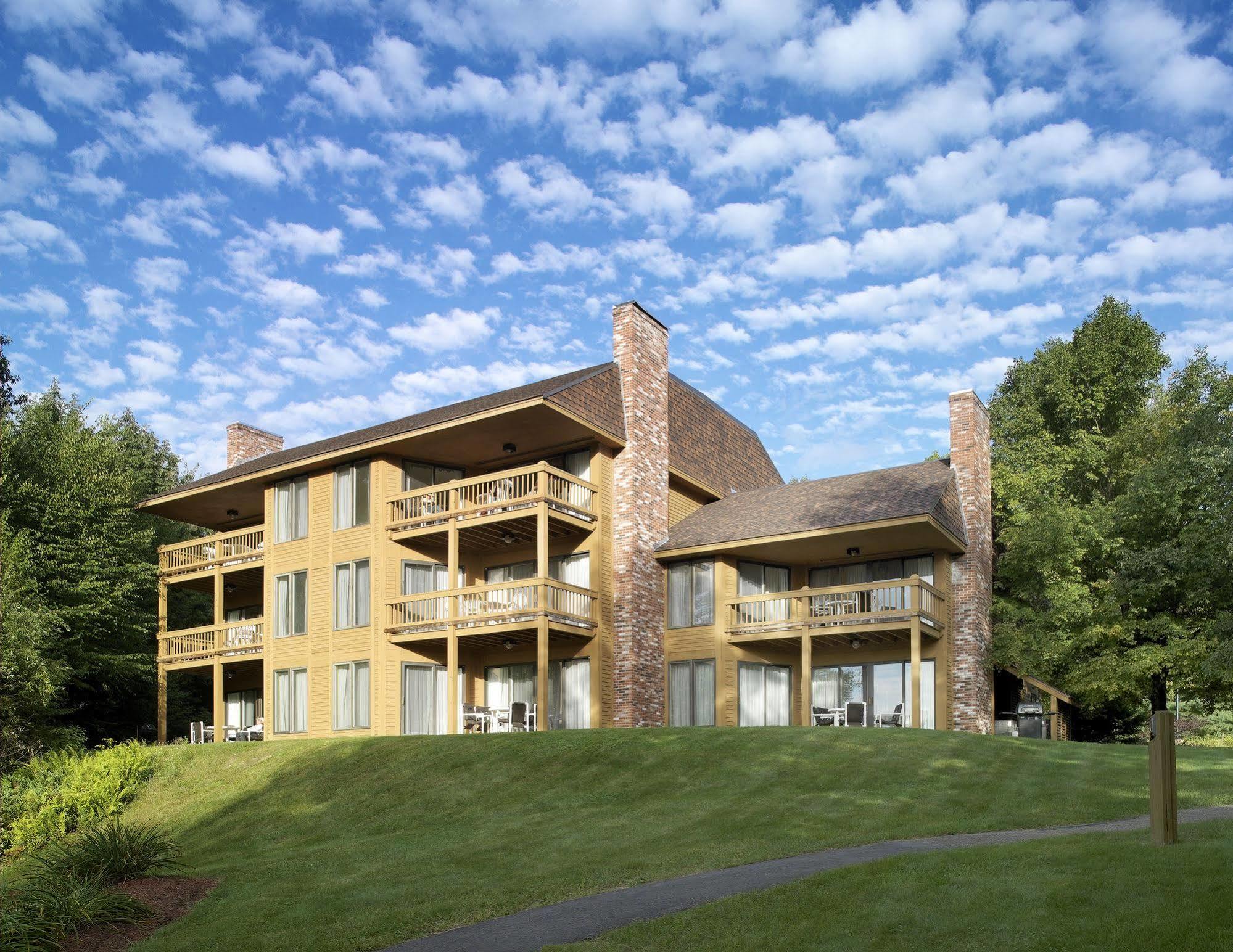 The Summit Resort Weirs Beach Exterior photo