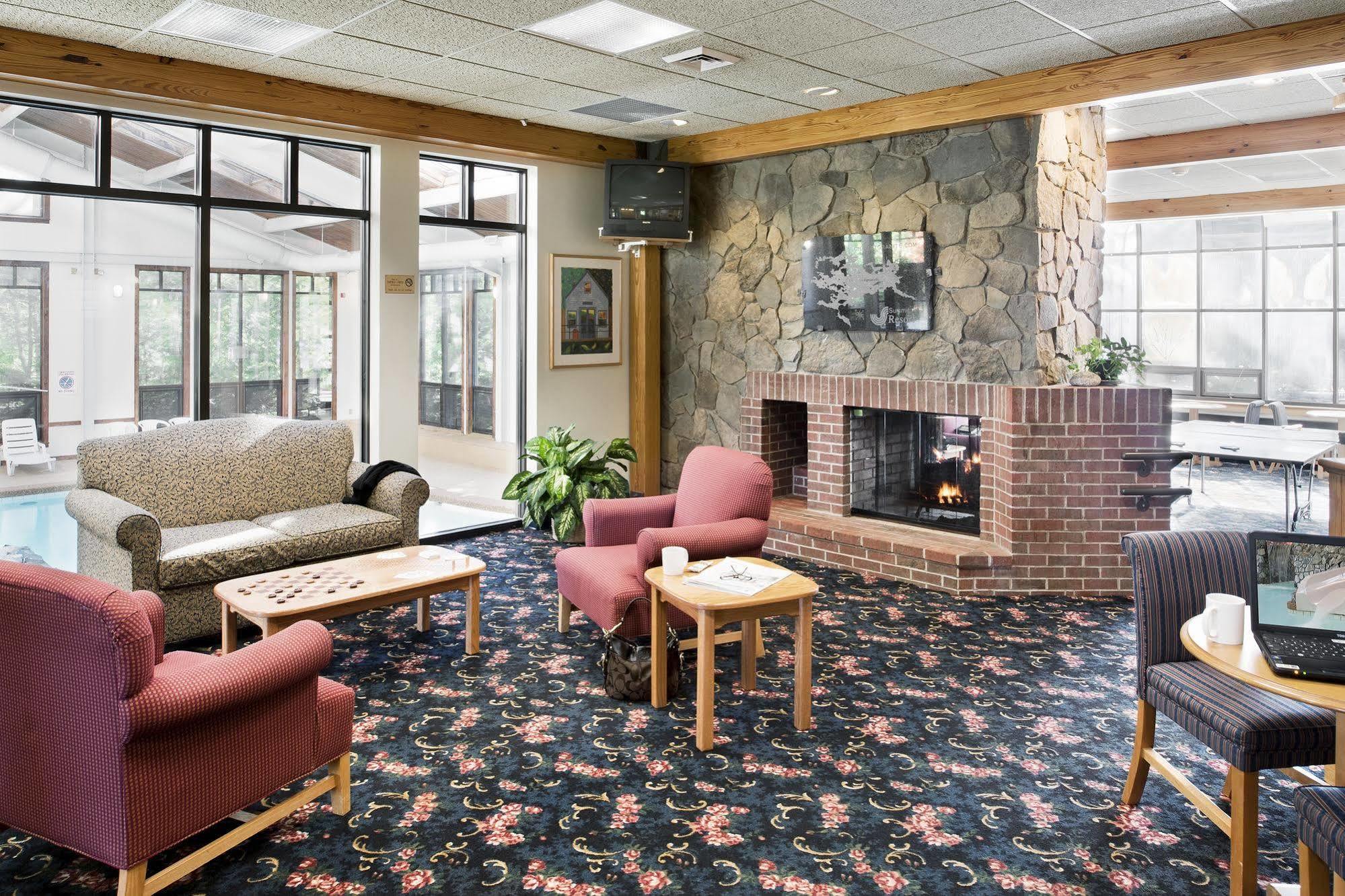 The Summit Resort Weirs Beach Exterior photo