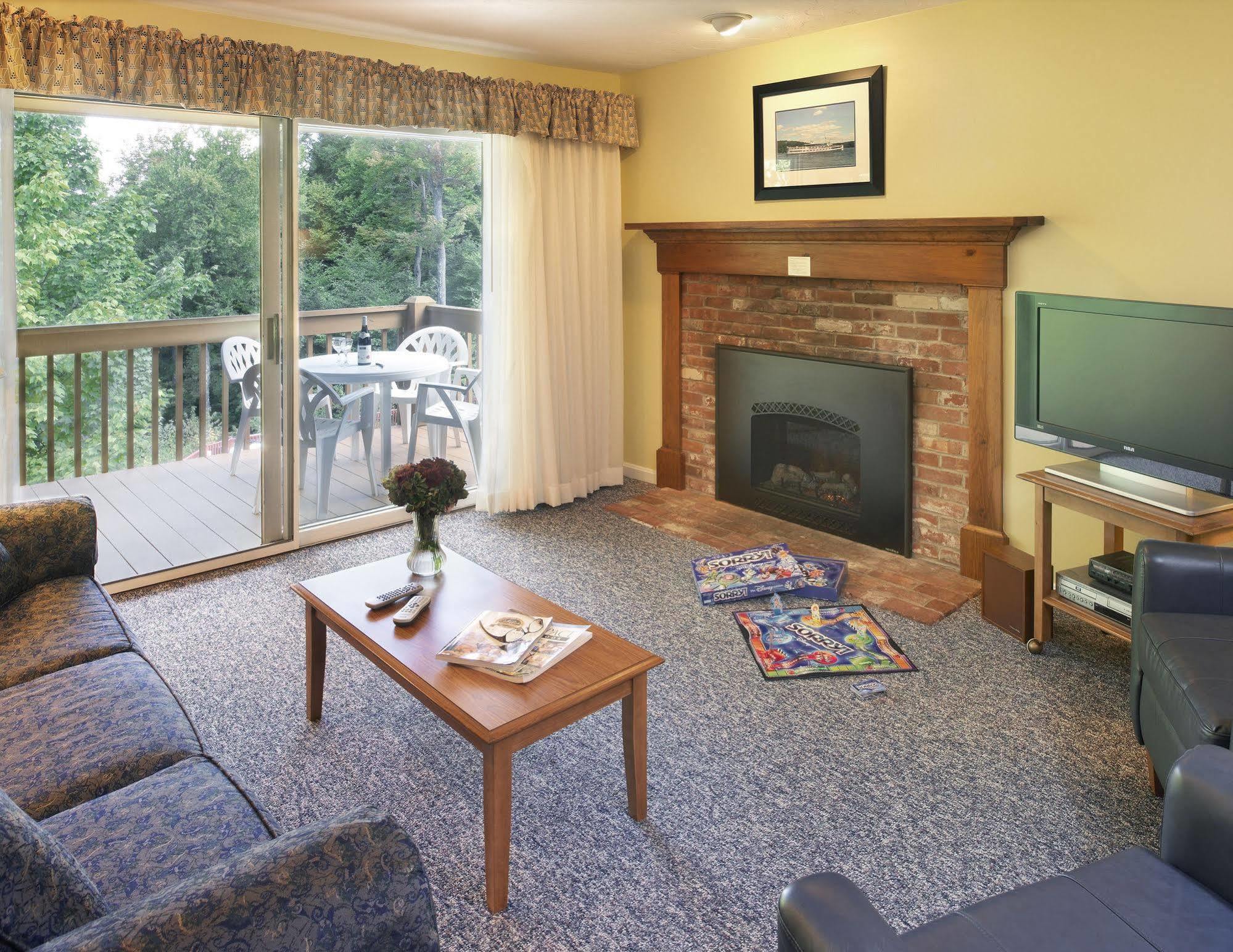 The Summit Resort Weirs Beach Exterior photo