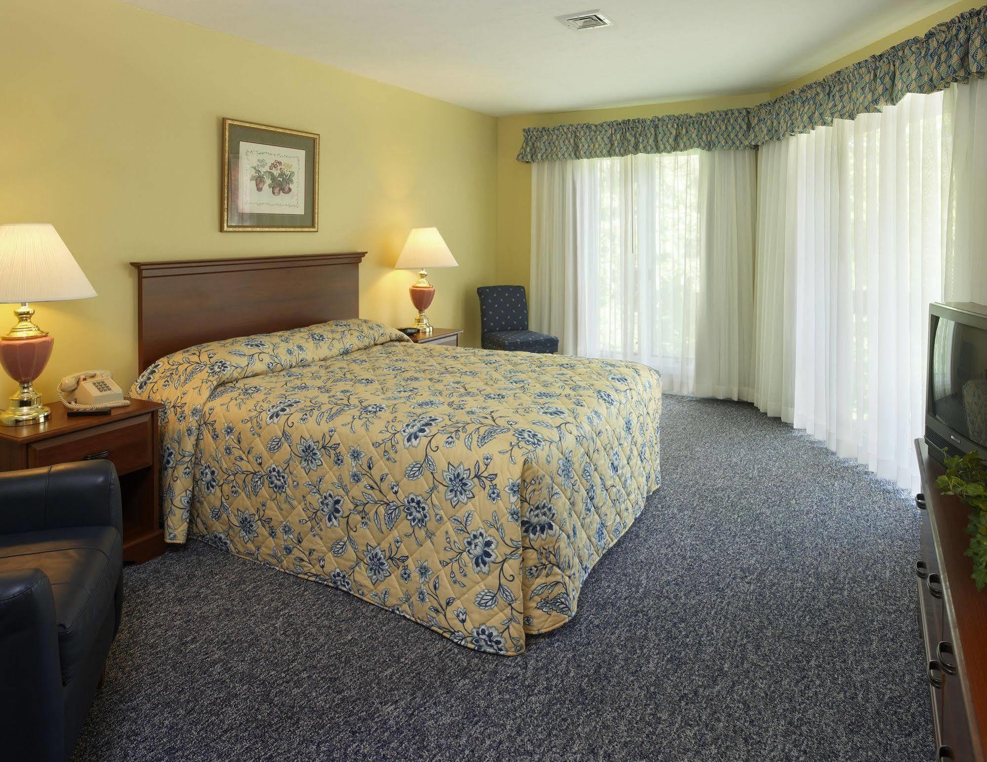 The Summit Resort Weirs Beach Exterior photo