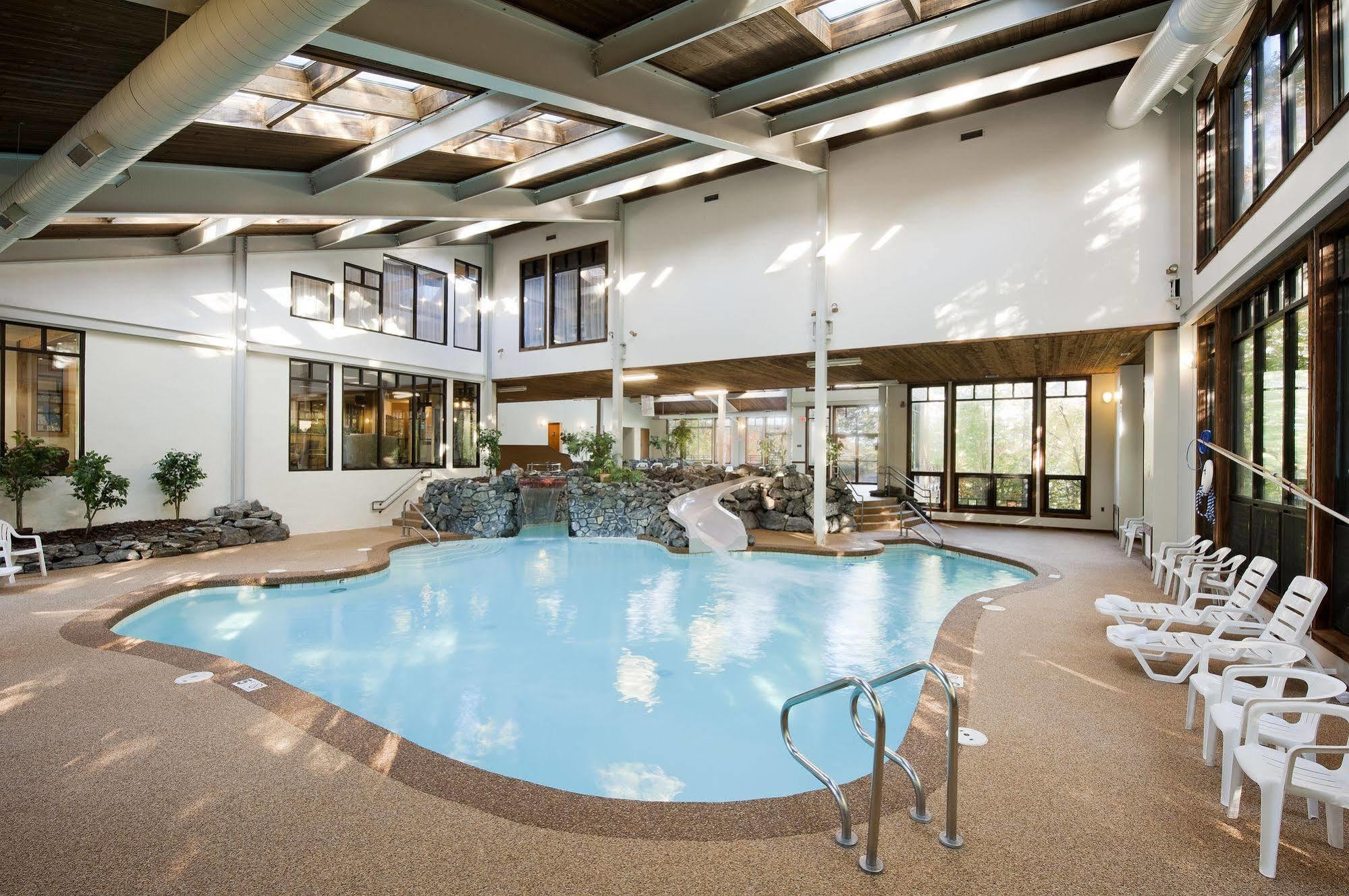 The Summit Resort Weirs Beach Exterior photo